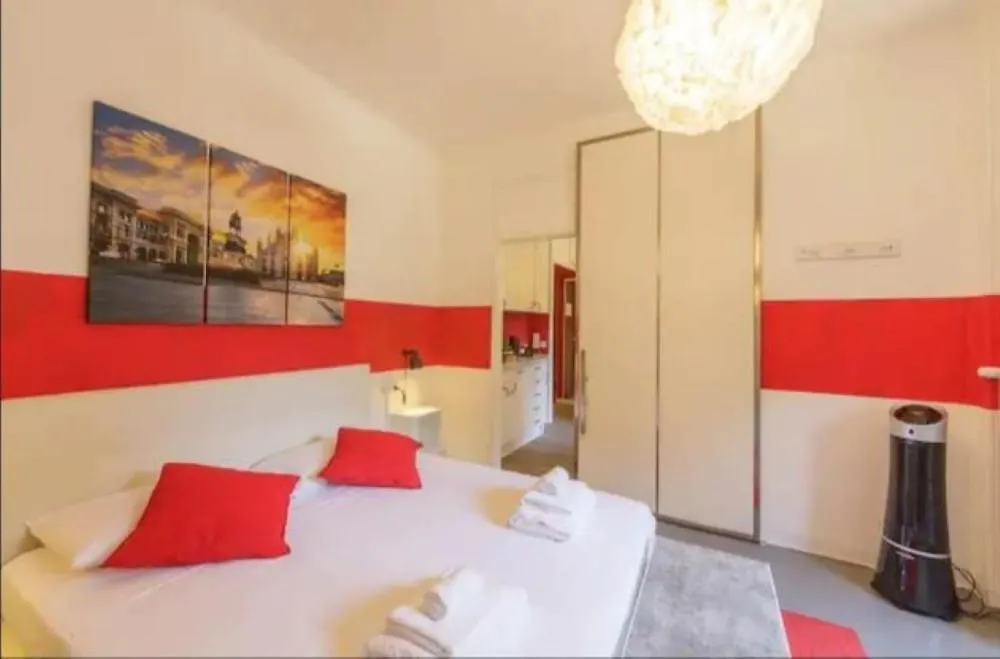 Italstay - Suite Sui Navigli - Pet Friendly Milano 0*,  Italia