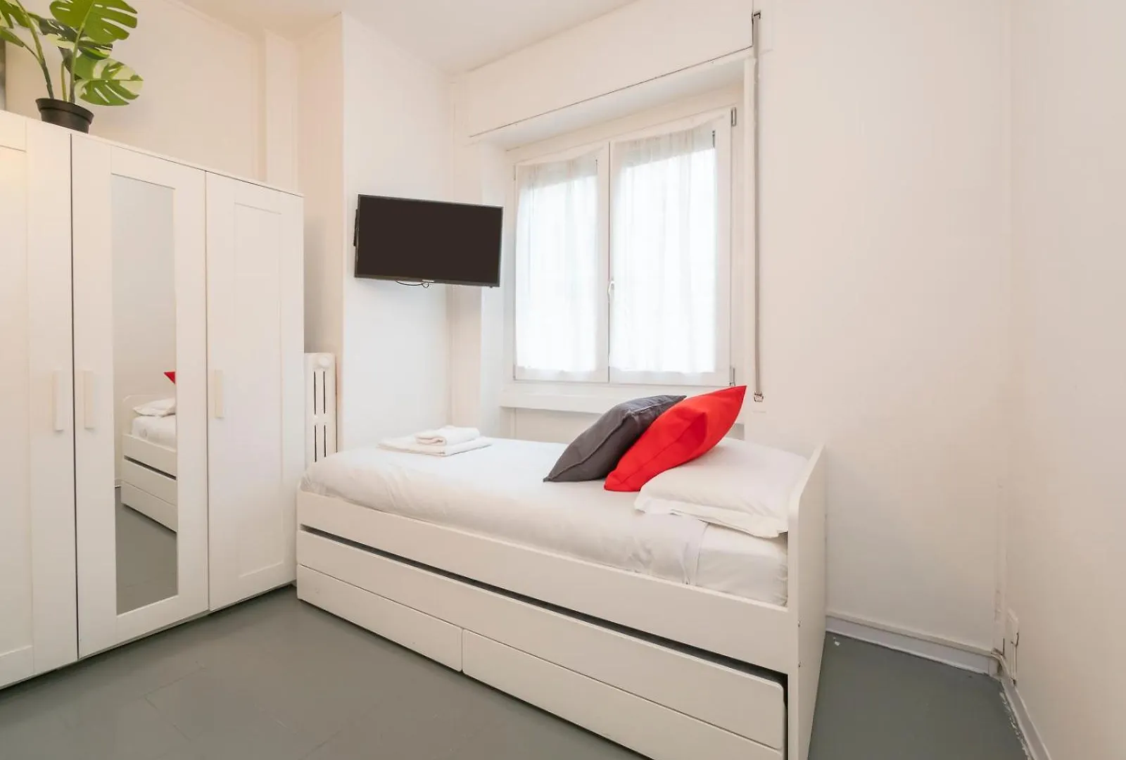 מילאנו Italstay - Suite Sui Navigli - Pet Friendly 0*,  איטליה